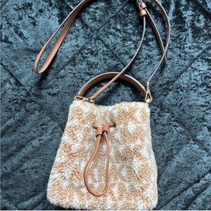 Michael Kors Shearling Fluffy Bucket bag Crossbody